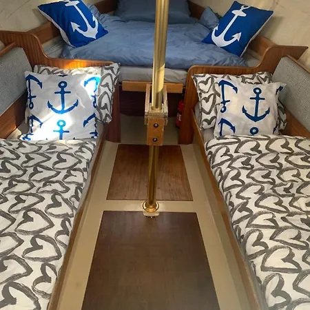Botel Na Lodi V Marině Lipno